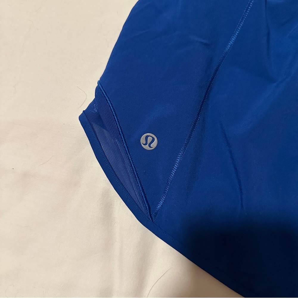 Lululemon Athletica Vibrant Hotty Hot Shorts - Picture 3 of 4